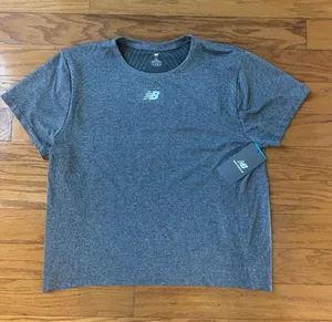 New Balance Gray Heather women Short Sleeve Performance Tee size L thumbnail 1