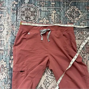 Figs Zamora High-Waisted Slim Jogger Scrub Pants in Mauve Dusty Rose Size Small thumbnail 13