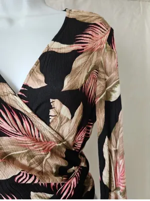 🌺 Billabong Tropical Palm Long Sleeve Wrap Crop Top - Women’s Size L 🌿 thumbnail 6