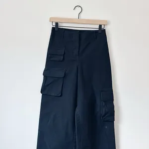 Aritzia Wilfred Wide Leg Cargo Pants Black thumbnail 3