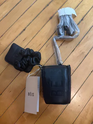 NWT BEIS the Koozie Sling in black thumbnail 5