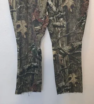Mossy Oak Green and Brown Camo Hunting Jeans Woman’s 16 Cut Off thumbnail 3