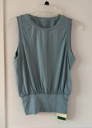 Halara Tank Top NWT thumbnail 1