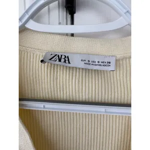 Zara Ribbed Short Sleeve Cardigan Cream VNeck Button Front Crop Top Small thumbnail 4