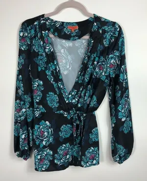 ModCloth wrap‎ top thumbnail 1