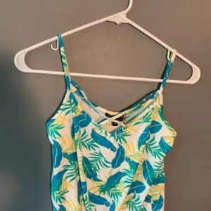 NWT Poof! Women's Juniors Size Small Tank Top White Tropical Floral Blue Green thumbnail 3