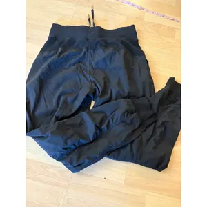 LULULEMON Dance Studio Jogger In Black‎ Size 8 thumbnail 3