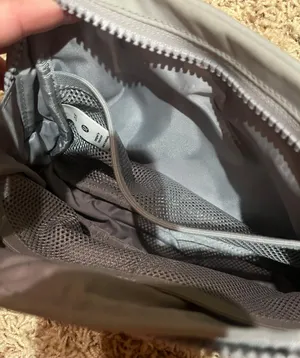 Lululemon Everywhere Belt Bag Large thumbnail 3