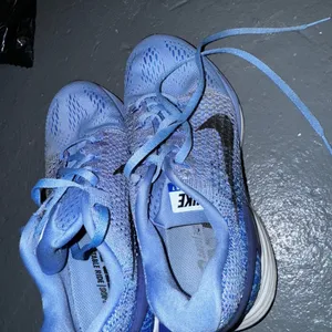 Nike sneaks thumbnail 3
