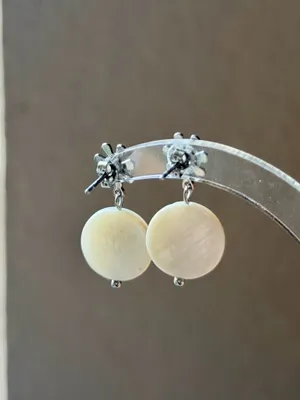 Handmade boho vintage grunge funky whimsical style swirl shell beads earrings🌀 thumbnail 5