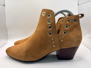 Sam Edelman Tan Suede Ankle Boots Sz 7 Western Boho Studded Grommet Cowgirl thumbnail 1