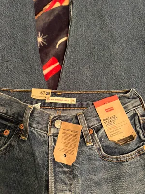 Levi’s Ribcage Straight Ankle Jeans thumbnail 3