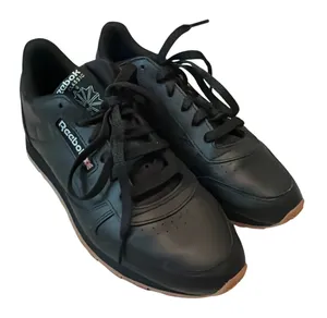 Reebok Classic Leather Sneakers Black Gum Bottoms Women's Size 9 GY0961 thumbnail 1