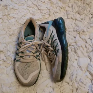 Nike sneakers size 8 thumbnail 2