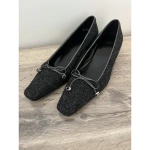 COACH Felt wool square toe pointed heels pumps C Bow y2k Size 8 gray black thumbnail 3