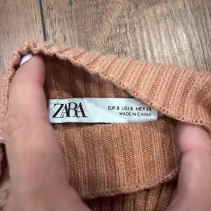 Zara HIGH NECK BASIC RIBBED KNIT SLEEVELESS TOP Tan Women's Sz Small Minimalist thumbnail 4
