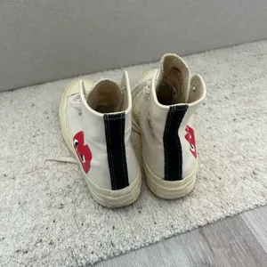 Comme de garçons heart converse collab in size women’s 6 men’s 4 thumbnail 4