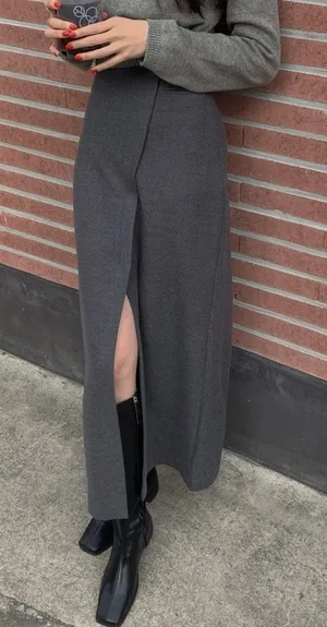 COMMENSE She's Effortless Slit Maxi Skirt with slit side zipper. Size M NWT thumbnail 1