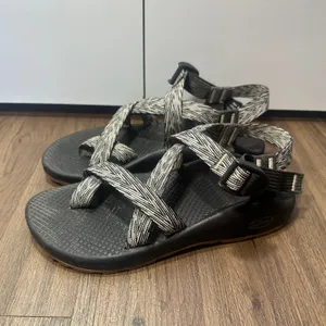 Chaco Z/2 Classic Sandals Women 8 Black White Strappy Toe Loop Adjustable Hiking thumbnail 4