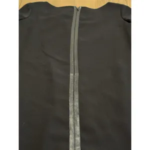Vince Black Shift Dress Contrast Arms‎ Sz 4 Wedding Guest Formal Poly Leather thumbnail 10