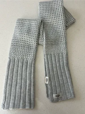 UGG Gray Knit Scarf Winter Snow Cozy Soft thumbnail 1