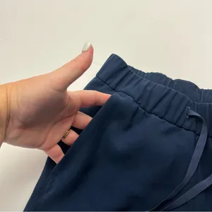 Lululemon On The Fly Crop Pants Womens‎ Size 2 Navy Blue 23" Inseam Athleisure thumbnail 11