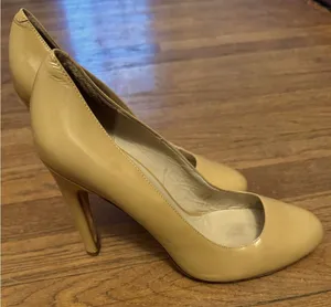 Michael Kors 10 High Heel Patent Pumps round toe neutral Nude Beige Leather thumbnail 1