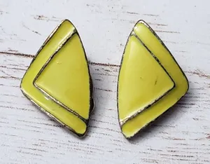 Vintage Clip On Earrings - Retro Yellowy Green Just Under 1" thumbnail 1