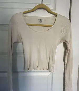 Beige Scoop Neck Long Sleeve Tee 🌿 thumbnail 1