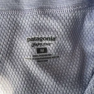 Patagonia Capilene Quarter Zip Neck light Blue Base Layer Long Sleeve Medium #79 thumbnail 3
