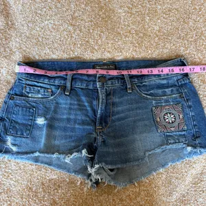 Abercrombie & Fitch Y2K Mini Micro Low Rise Jean Shorts Patchwork Embroidered 27 thumbnail 5