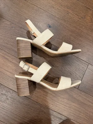 Old Navy Neutral Beige Block Heel Sandals Size 9 - C73-005 thumbnail 2