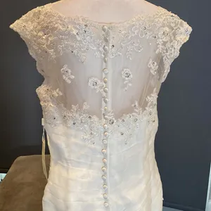 Women’s Wedding Dress Mermaid Fit Zip Up Back Small Train Size 14 NWT thumbnail 7