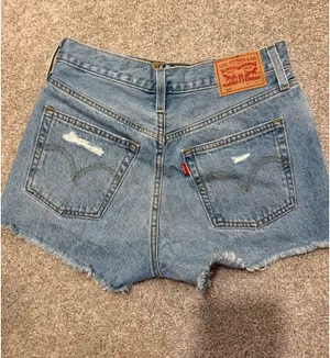 Levi’s 501 Jean Shorts thumbnail 2