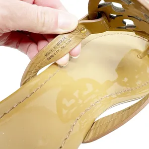 Tory Burch Miller Sandal Tan Patent Leather Logo Medallion Thong Flat Size 11 thumbnail 5