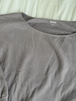 Hollister off the shoulder sweatshirt thumbnail 4