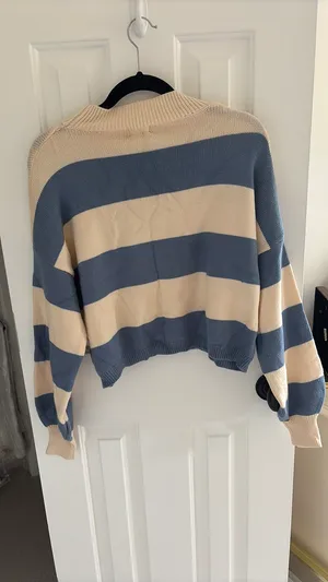 Dreamers Blue and white sweater thumbnail 3