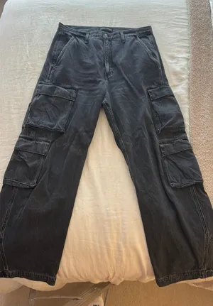 The Denim Forum aritzia the 90’s Millie hi-rise Cargo thumbnail 1