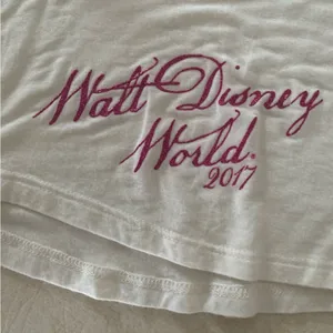 Walt disney world shirt womans large castle 2017 exclusive cream color thumbnail 5