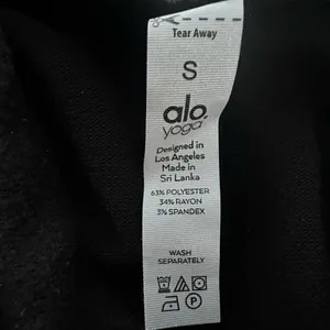 ALO Yoga Black Sleeveless Fuzzy Soft Crop Top S thumbnail 4