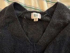 BDG Urban Outfitters Cropped Sweater V-Neck thumbnail 2