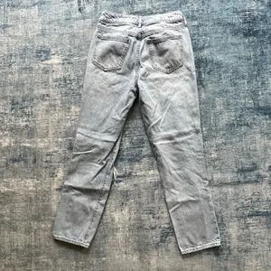 Pacsun Distressed Pale Wash Straight Leg High Rise Mom Jeans Size 25 thumbnail 3