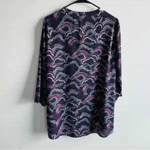 Express Women’s Top Size Large Navy Blue Geometric Pattern 3/4 Sleeve Blouse thumbnail 8