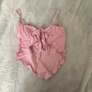 Zara Satin Effect Cropped Bandana Top thumbnail 3