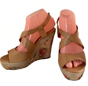 Jessica Simpson "Jp Mason" Brown Faux Leather & Floral Print Wedge Sandals (8) thumbnail 1