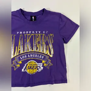 NBA Lakers Cropped Tshirt Size Large thumbnail 3