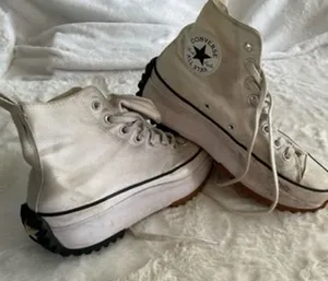 Converse Chuck Taylor White Platform Sneakers size 8 thumbnail 1