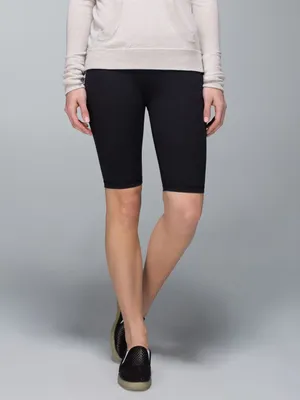 Lululemon • Groove Short *Full-On Luxtreme (Tall) black bike shorts compression thumbnail 5