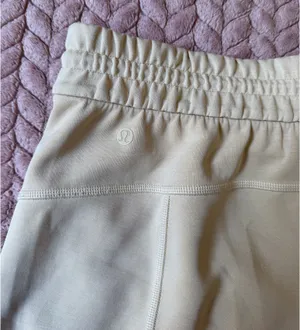 Lululemon Softstreme High-Rise Short 4" thumbnail 7