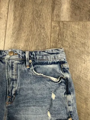 Good American Raw Hem Jean Shorts  thumbnail 6